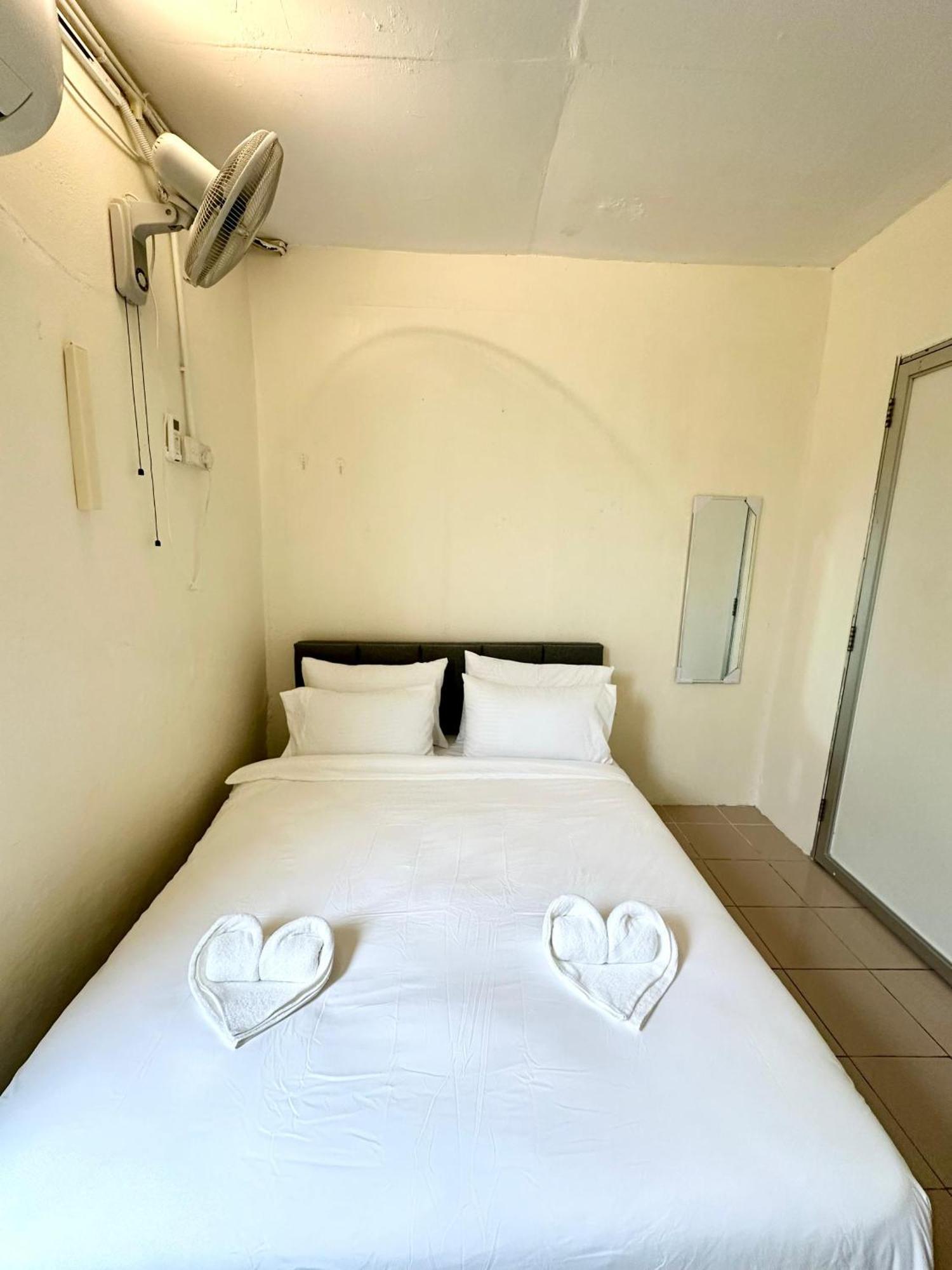 K Inn 55 George Town Extérieur photo